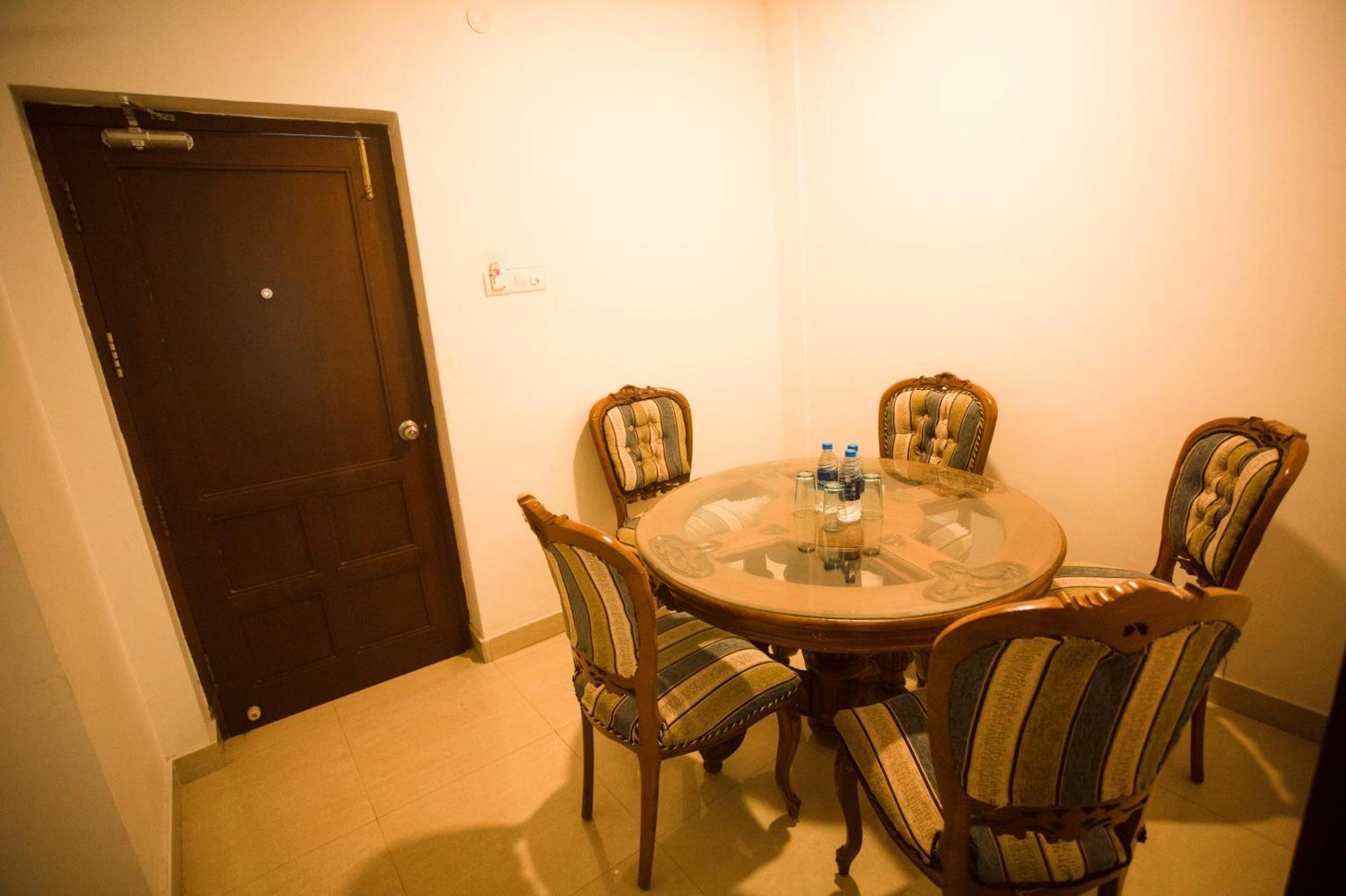Saaral Resorts & Hotels Pvt Ltd Kuttalam  Bagian luar foto