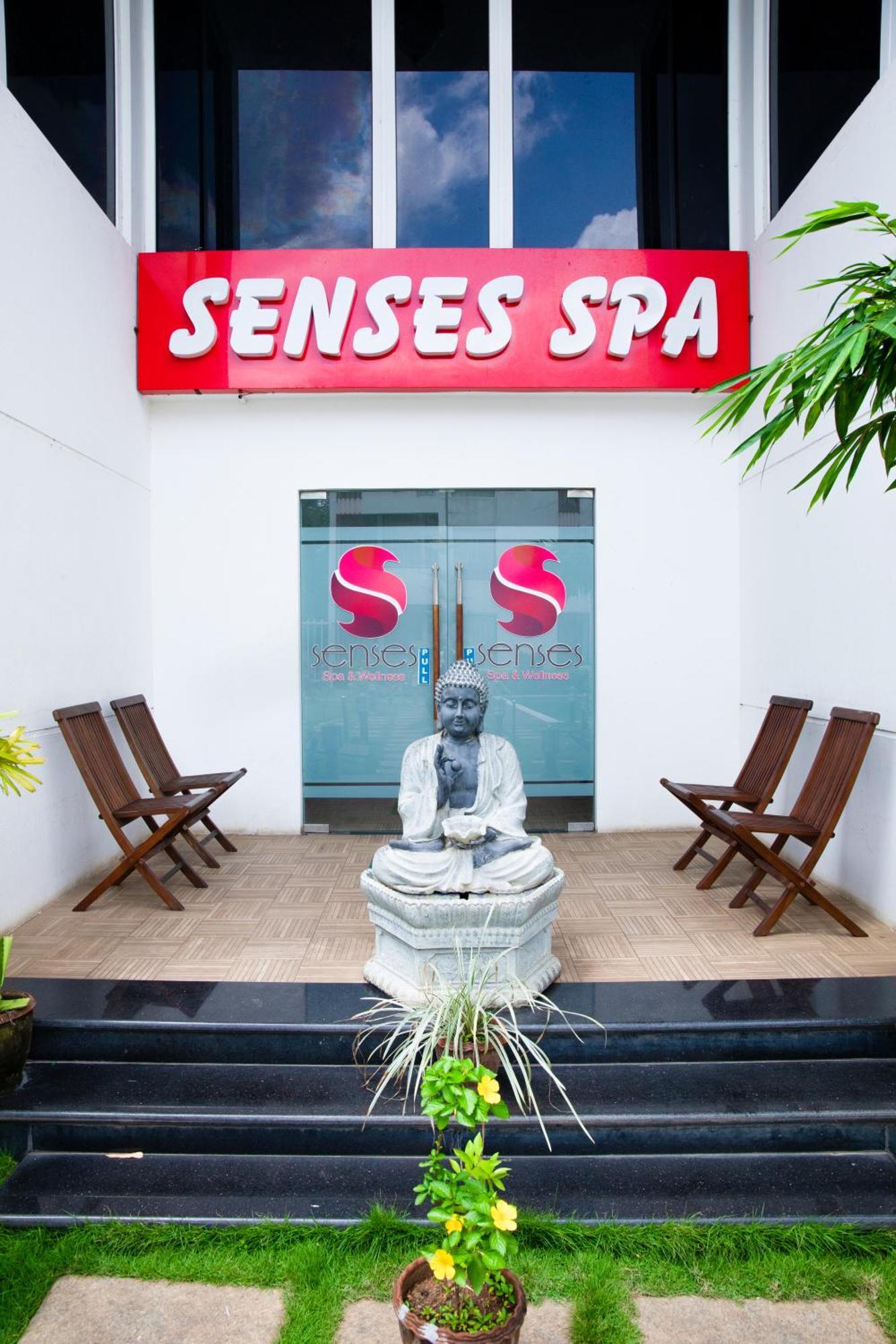 Saaral Resorts & Hotels Pvt Ltd Kuttalam  Bagian luar foto