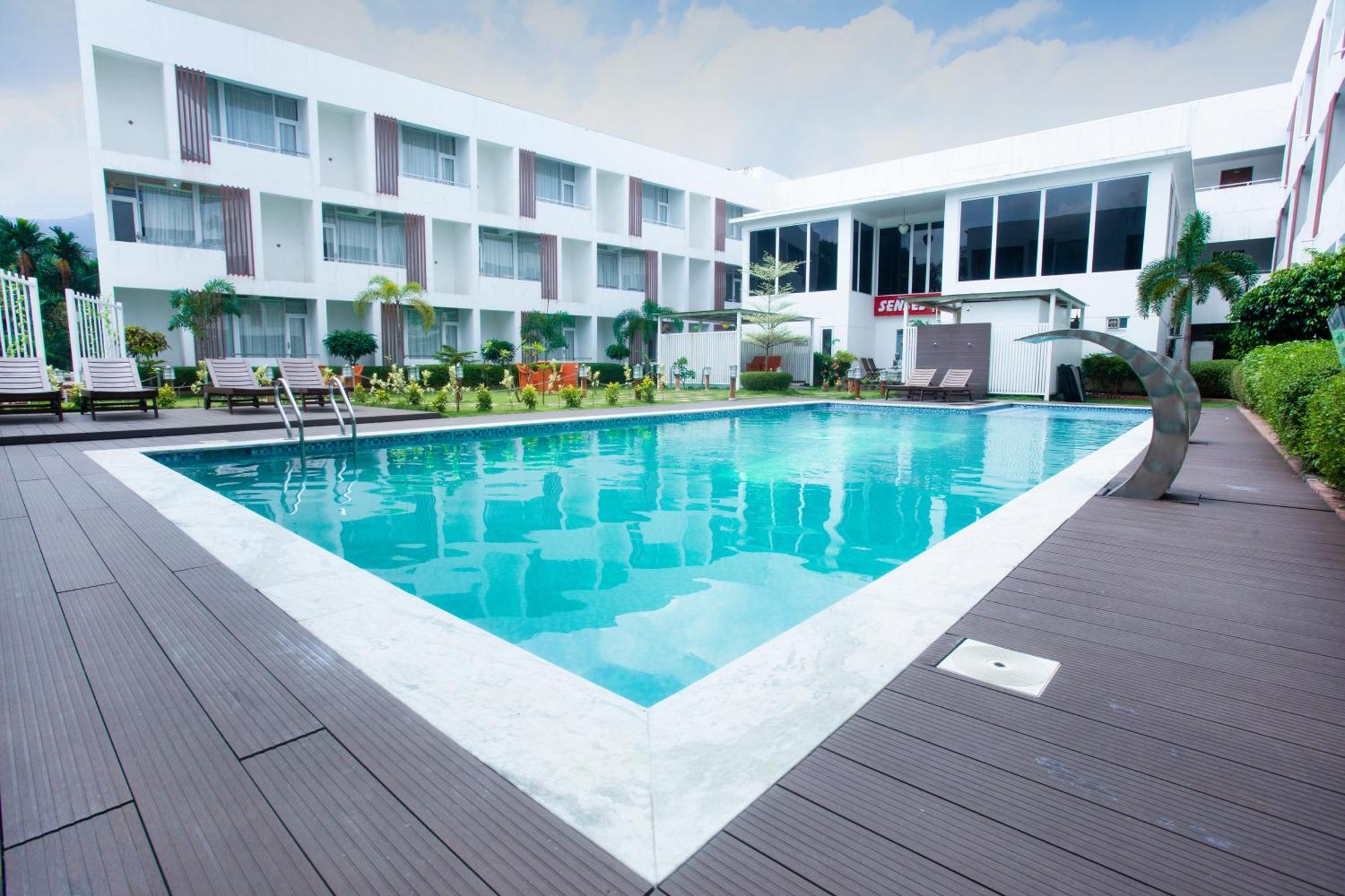 Saaral Resorts & Hotels Pvt Ltd Kuttalam  Bagian luar foto