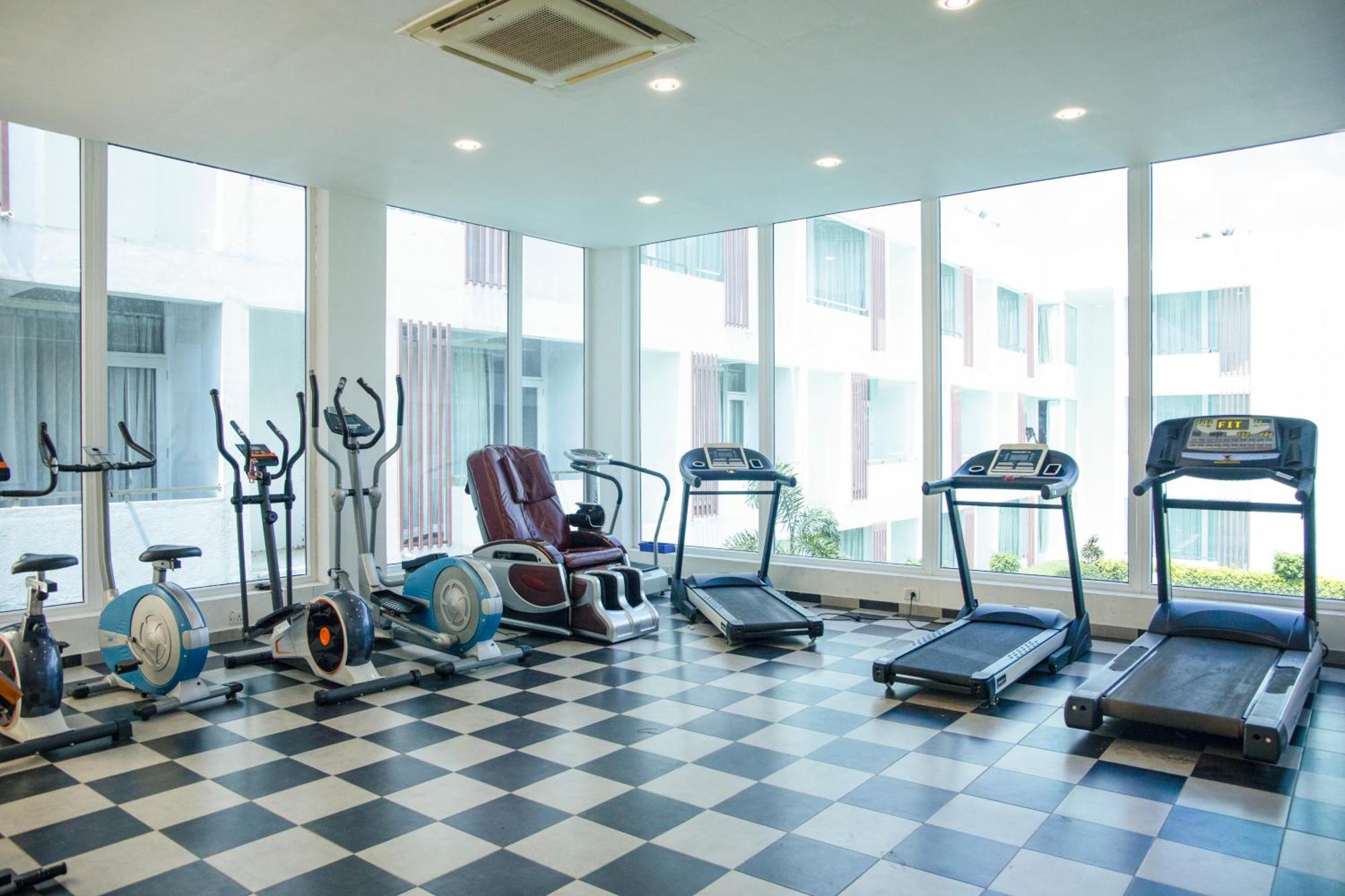 Saaral Resorts & Hotels Pvt Ltd Kuttalam  Bagian luar foto